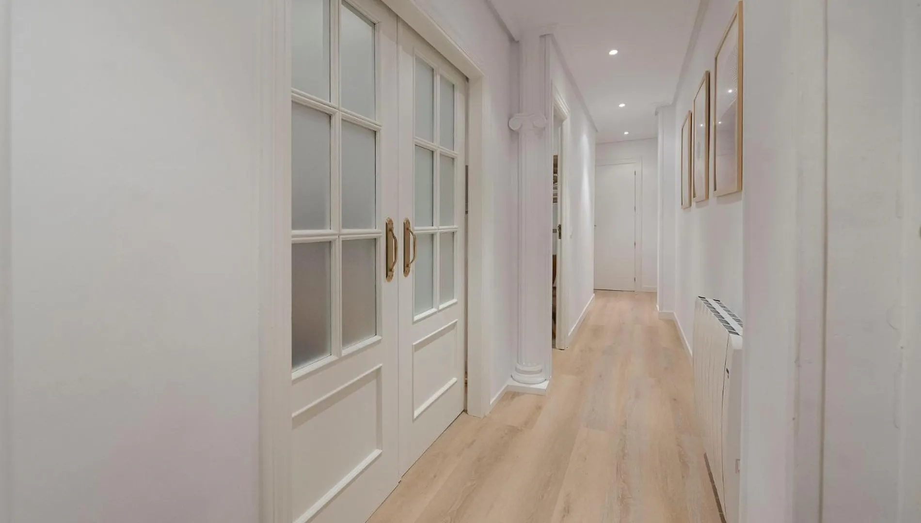 Acogedor Apartamento Frente A La Playa Zurriola En 圣塞瓦斯蒂安