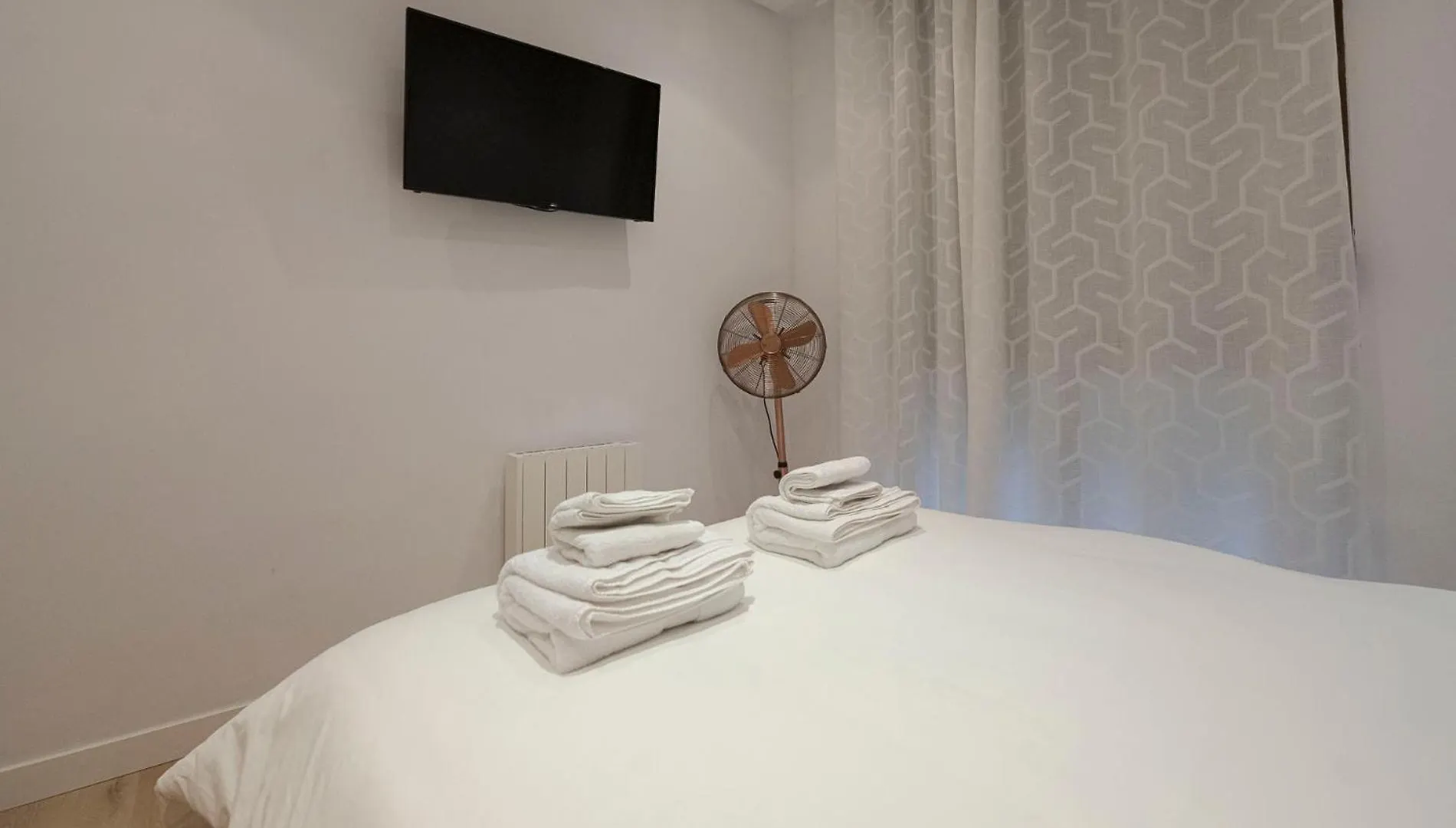 Acogedor Apartamento Frente A La Playa Zurriola En 圣塞瓦斯蒂安 公寓