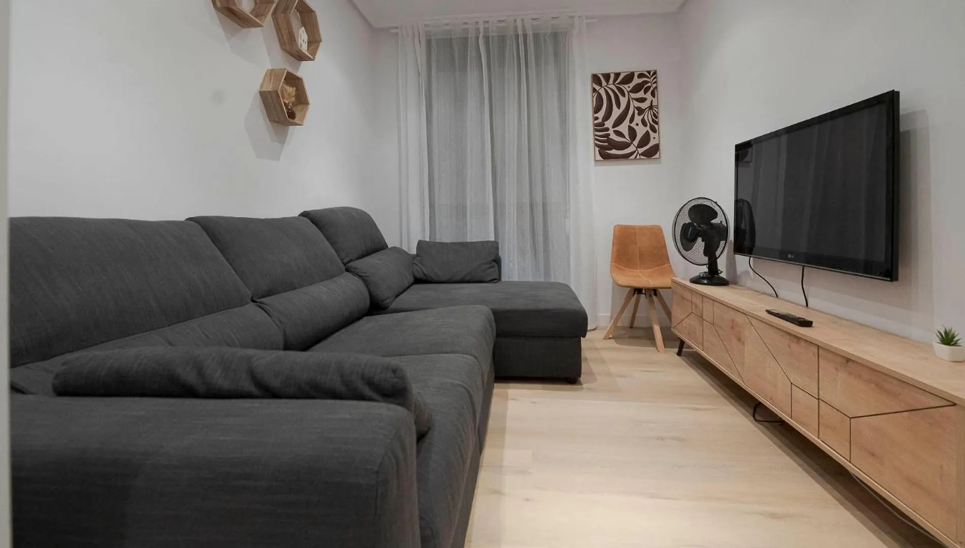 Acogedor Apartamento Frente A La Playa Zurriola En 圣塞瓦斯蒂安 公寓