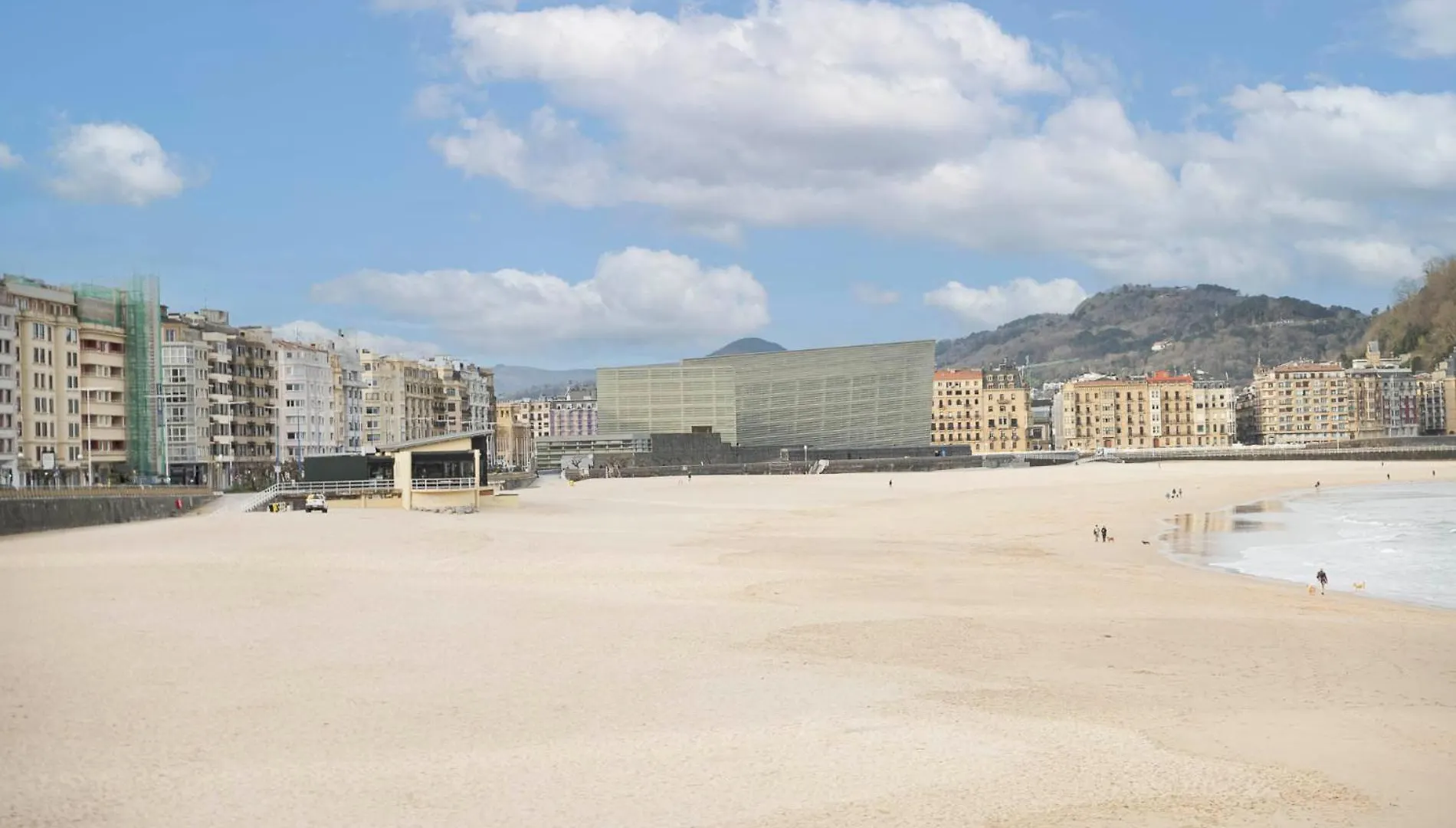 アパート Acogedor Apartamento Frente A La Playa Zurriola En サン・セバスティアン
